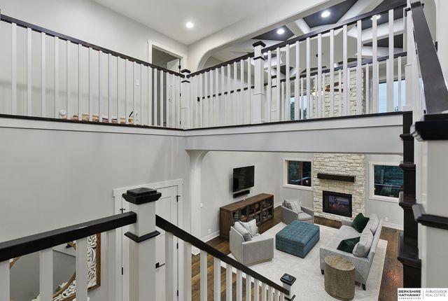 5702 S 239th Street, Elkhorn, NE 68022