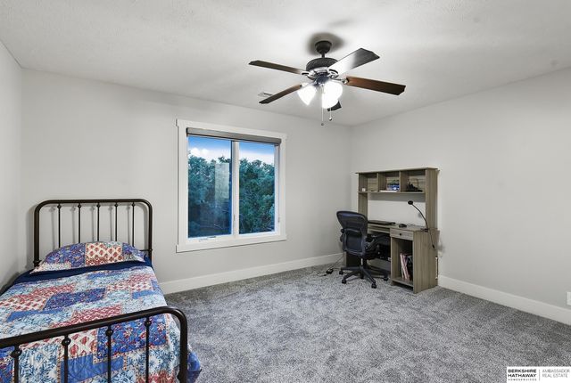 5702 S 239th Street, Elkhorn, NE 68022