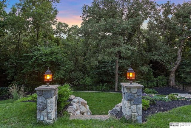 5702 S 239th Street, Elkhorn, NE 68022