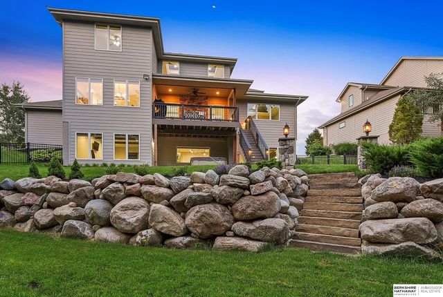 5702 S 239th Street, Elkhorn, NE 68022