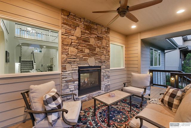 5702 S 239th Street, Elkhorn, NE 68022
