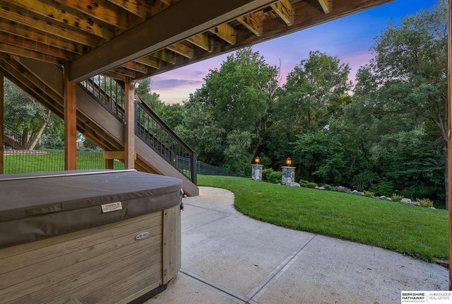 5702 S 239th Street, Elkhorn, NE 68022