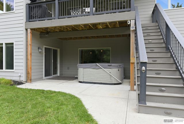 5702 S 239th Street, Elkhorn, NE 68022