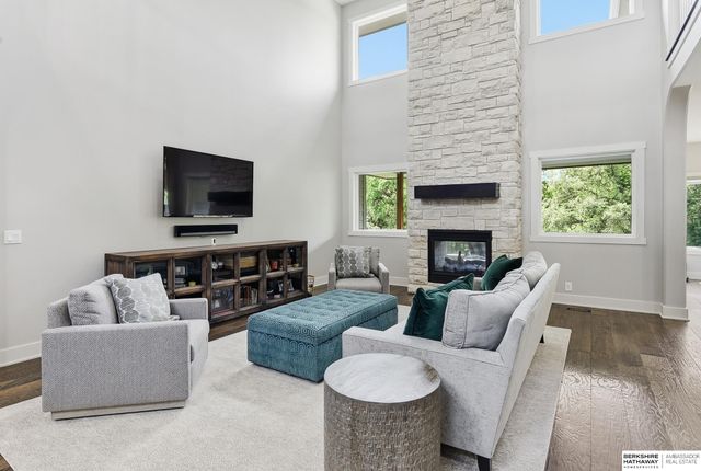 5702 S 239th Street, Elkhorn, NE 68022