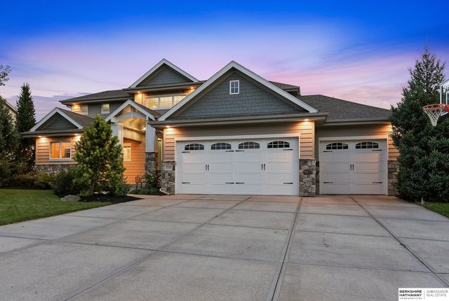 5702 S 239th Street, Elkhorn, NE 68022