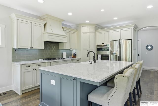 5702 S 239th Street, Elkhorn, NE 68022