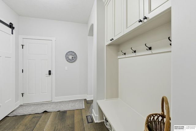 5702 S 239th Street, Elkhorn, NE 68022
