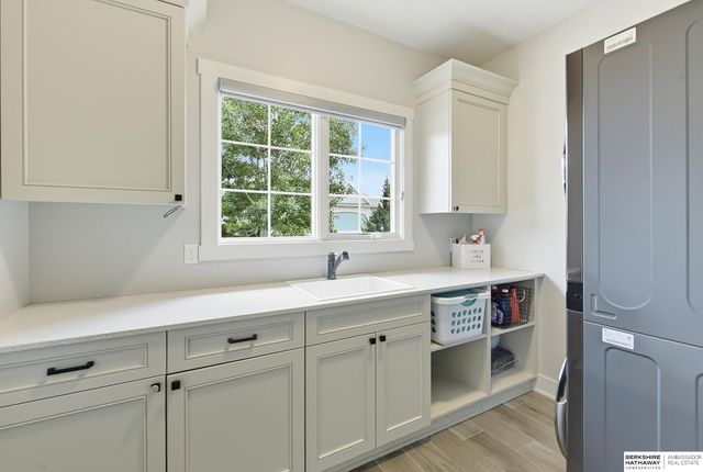 5702 S 239th Street, Elkhorn, NE 68022