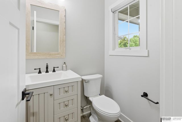 5702 S 239th Street, Elkhorn, NE 68022