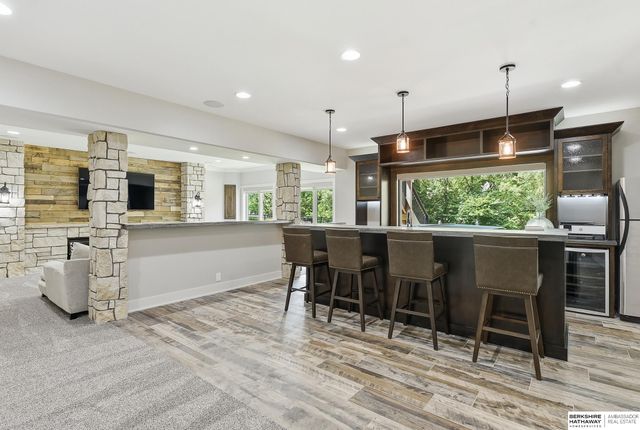 5702 S 239th Street, Elkhorn, NE 68022