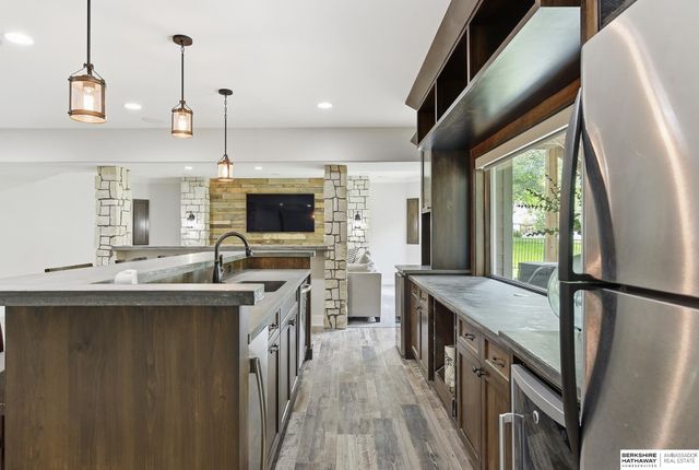 5702 S 239th Street, Elkhorn, NE 68022