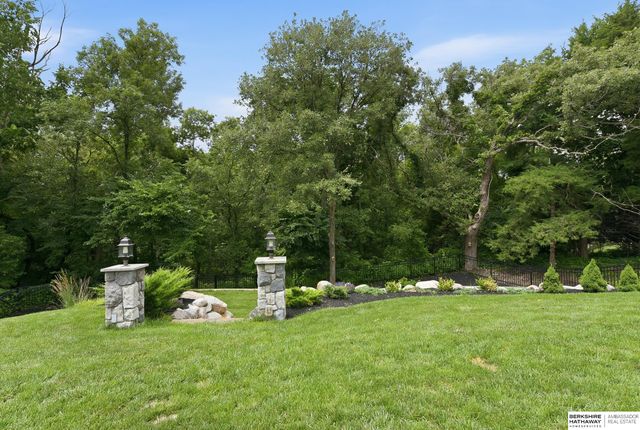 5702 S 239th Street, Elkhorn, NE 68022