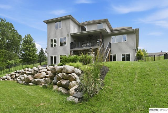 5702 S 239th Street, Elkhorn, NE 68022