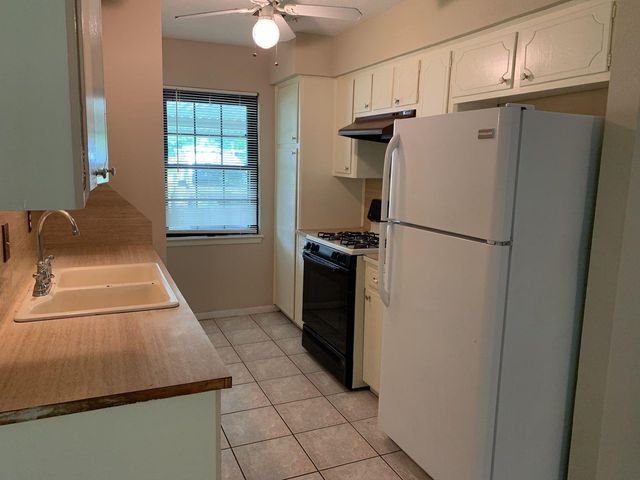 618 Overbluff Street, Channelview, TX 77530