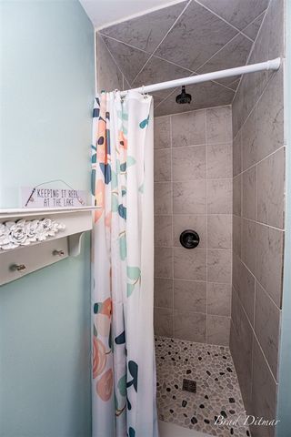 517 S Wythe Street, Pentwater, MI 49449