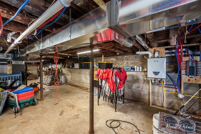 517 S Wythe Street, Pentwater, MI 49449