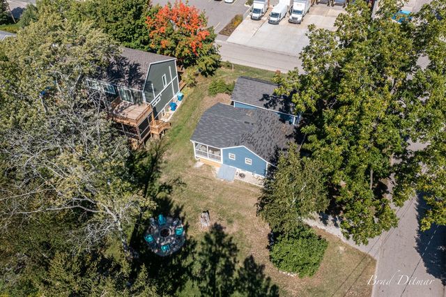 517 S Wythe Street, Pentwater, MI 49449