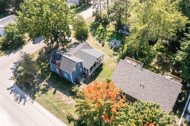 517 S Wythe Street, Pentwater, MI 49449