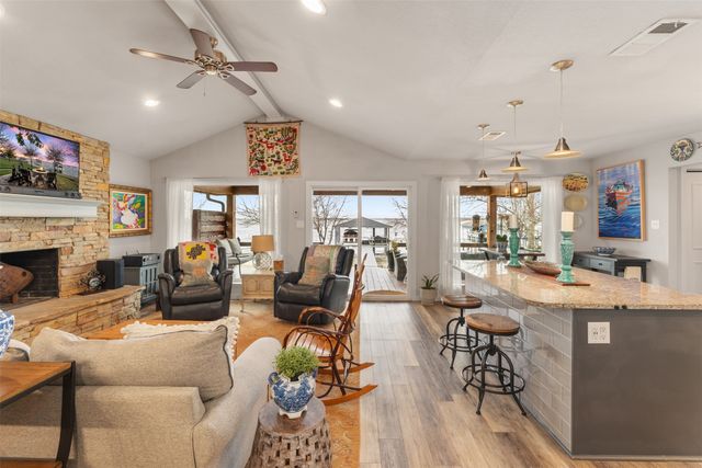 327 Admiral Drive, Gun Barrel City, TX 75156