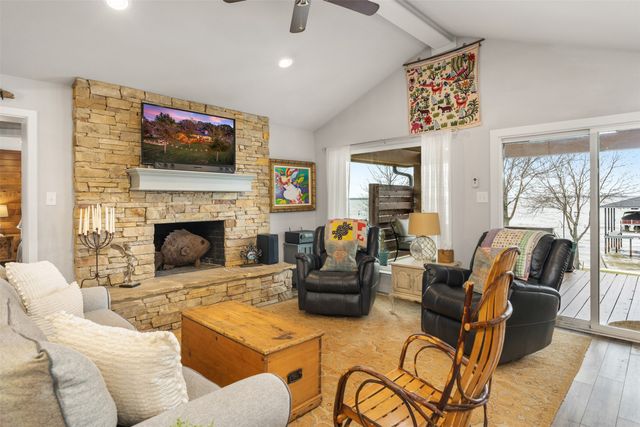 327 Admiral Drive, Gun Barrel City, TX 75156