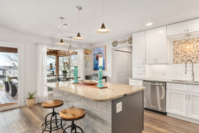 327 Admiral Drive, Gun Barrel City, TX 75156