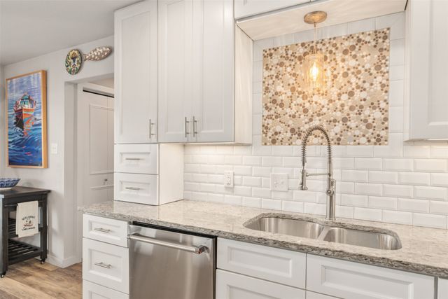 327 Admiral Drive, Gun Barrel City, TX 75156