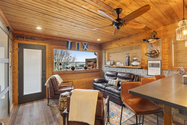 327 Admiral Drive, Gun Barrel City, TX 75156