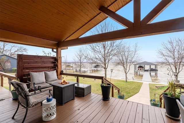 327 Admiral Drive, Gun Barrel City, TX 75156