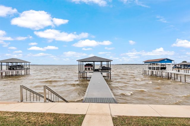 327 Admiral Drive, Gun Barrel City, TX 75156