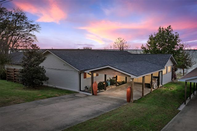 327 Admiral Drive, Gun Barrel City, TX 75156