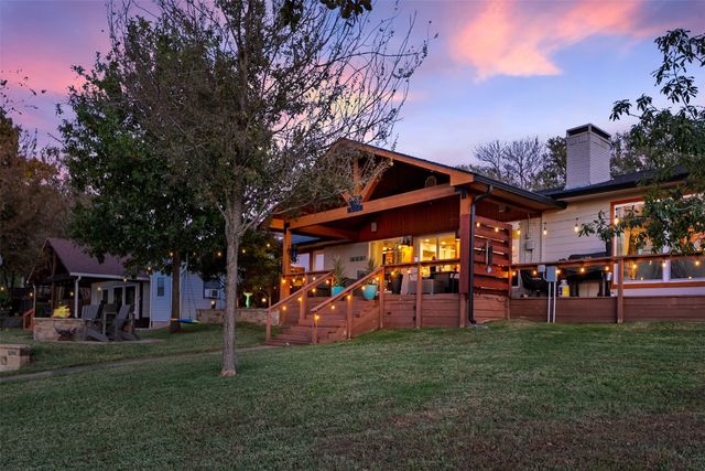 327 Admiral Drive, Gun Barrel City, TX 75156