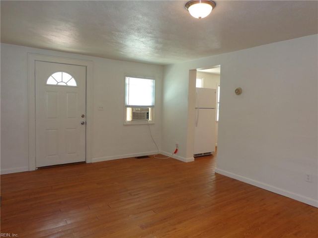2020 E Ocean View Ave Apt 7, Norfolk, VA 23503