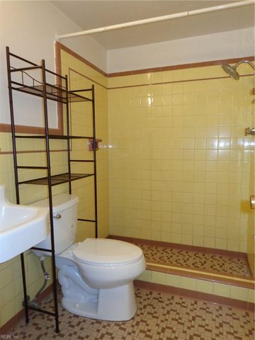 2020 E Ocean View Ave Apt 7, Norfolk, VA 23503