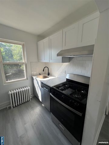 130 Park Avenue, Englewood, NJ 07631
