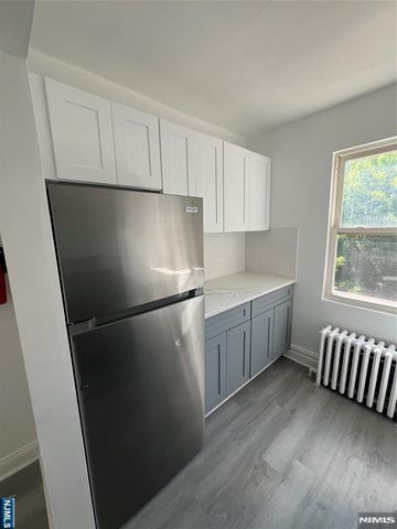 130 Park Avenue, Englewood, NJ 07631