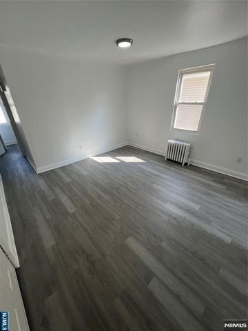 130 Park Avenue, Englewood, NJ 07631