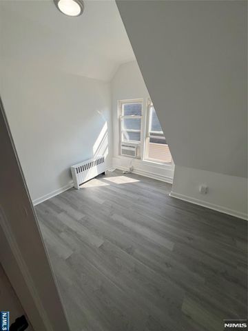130 Park Avenue, Englewood, NJ 07631