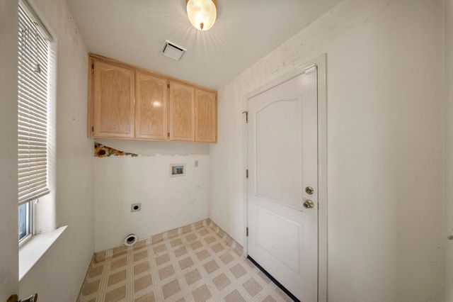 1128 Valencia Ct, Modesto, CA 95350