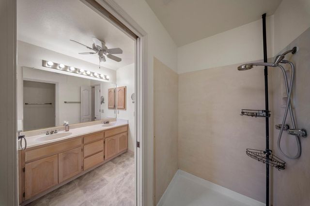 1128 Valencia Ct, Modesto, CA 95350