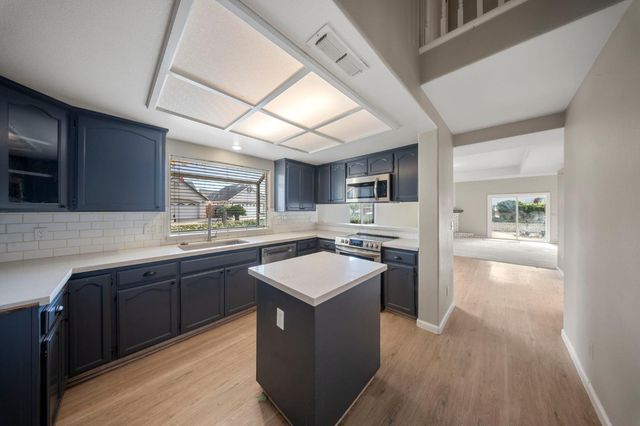 1128 Valencia Ct, Modesto, CA 95350