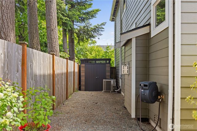 26911 101st Court SE, Kent, WA 98030