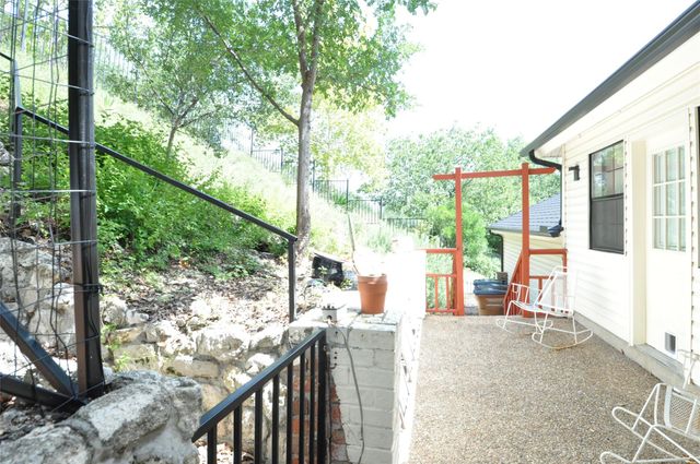 9902 Talleyran DR, Austin, TX 78750