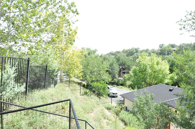 9902 Talleyran DR, Austin, TX 78750