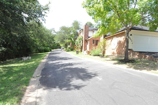 9902 Talleyran DR, Austin, TX 78750