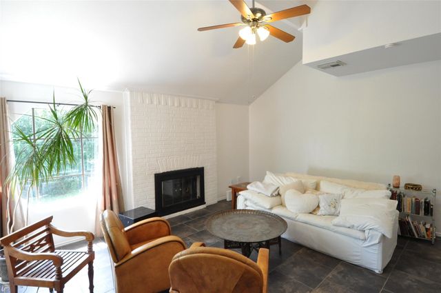 9902 Talleyran DR, Austin, TX 78750
