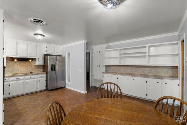 2921 Staunton Court, Bakersfield, CA 93306