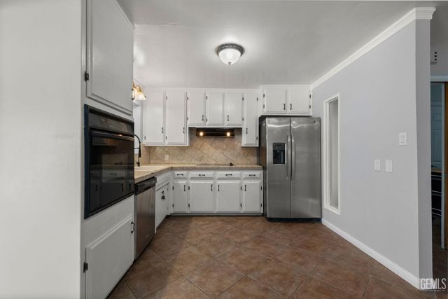 2921 Staunton Court, Bakersfield, CA 93306