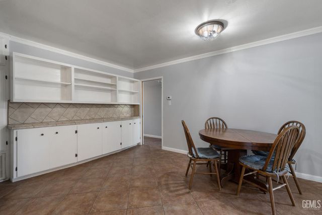 2921 Staunton Court, Bakersfield, CA 93306