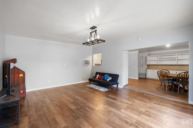 2921 Staunton Court, Bakersfield, CA 93306