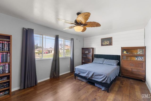 2921 Staunton Court, Bakersfield, CA 93306